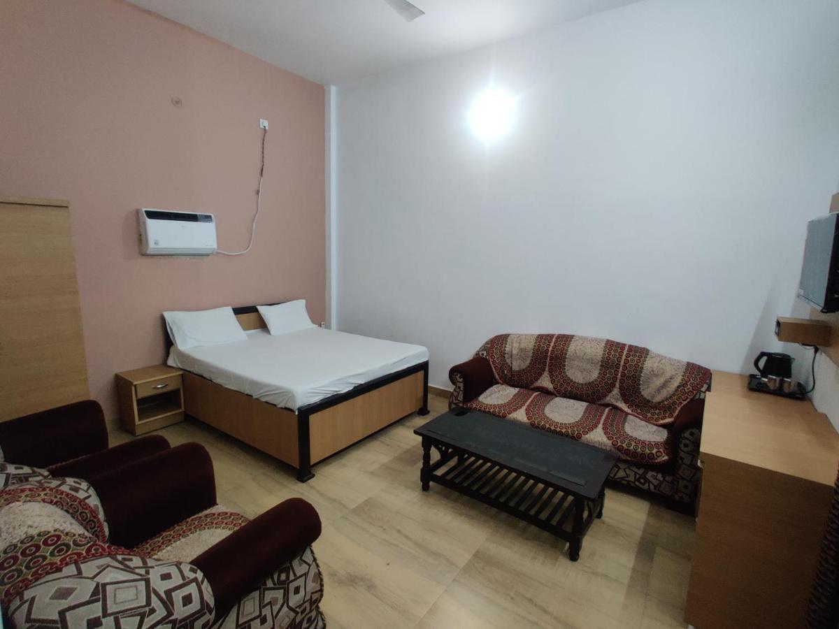 Hotel Jp International Naimisharanya Exteriér fotografie