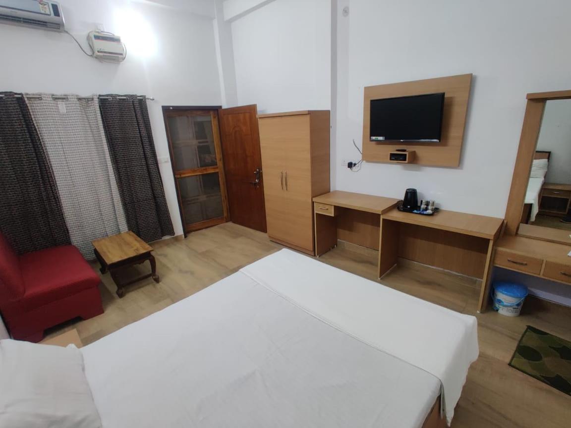 Hotel Jp International Naimisharanya Pokoj fotografie